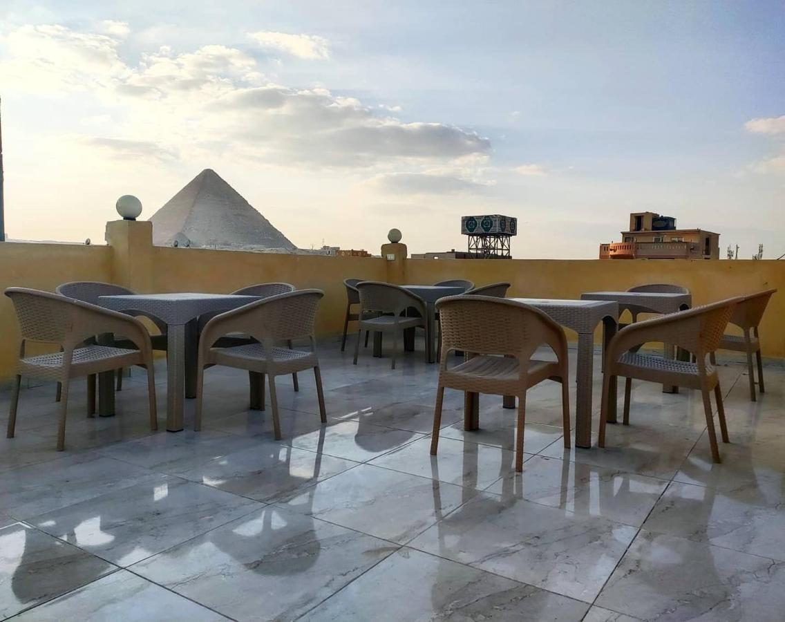 Grand Pyramids View El Cairo