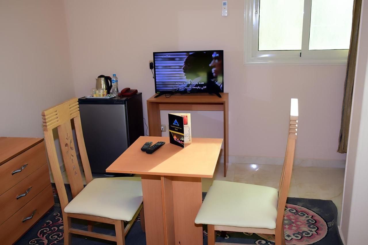 Grand Pyramids View Hotel