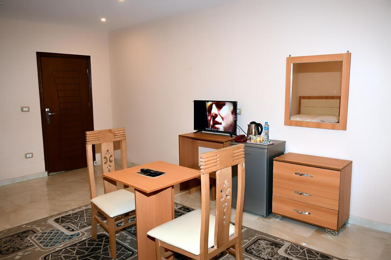Grand Pyramids View Hotel