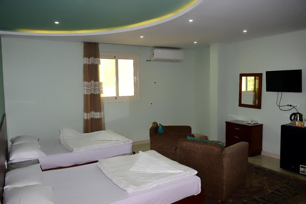 Grand Pyramids View 3*