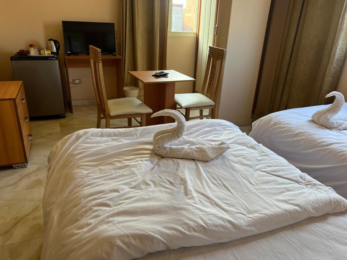Hotel Grand Pyramids View 3*